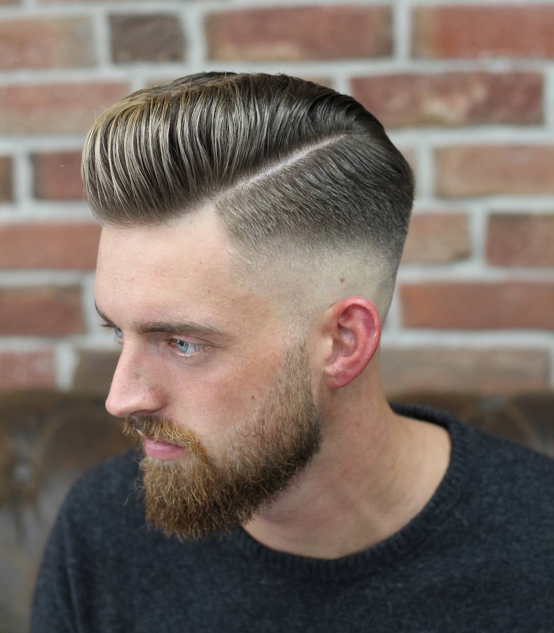 Barber Djirlauw Cool Pompadour Hairstyle Mens Haircut 