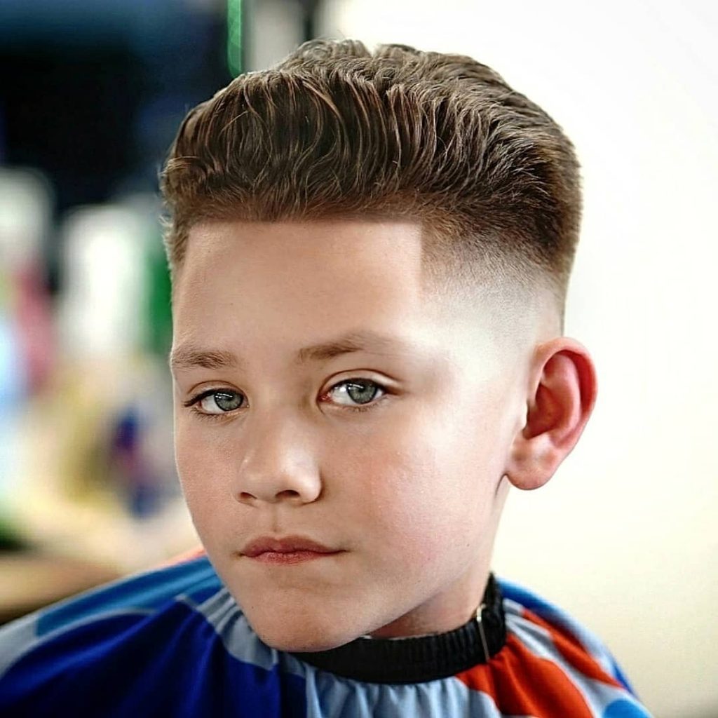 Kinder Fade Haarschnitt für Jungen