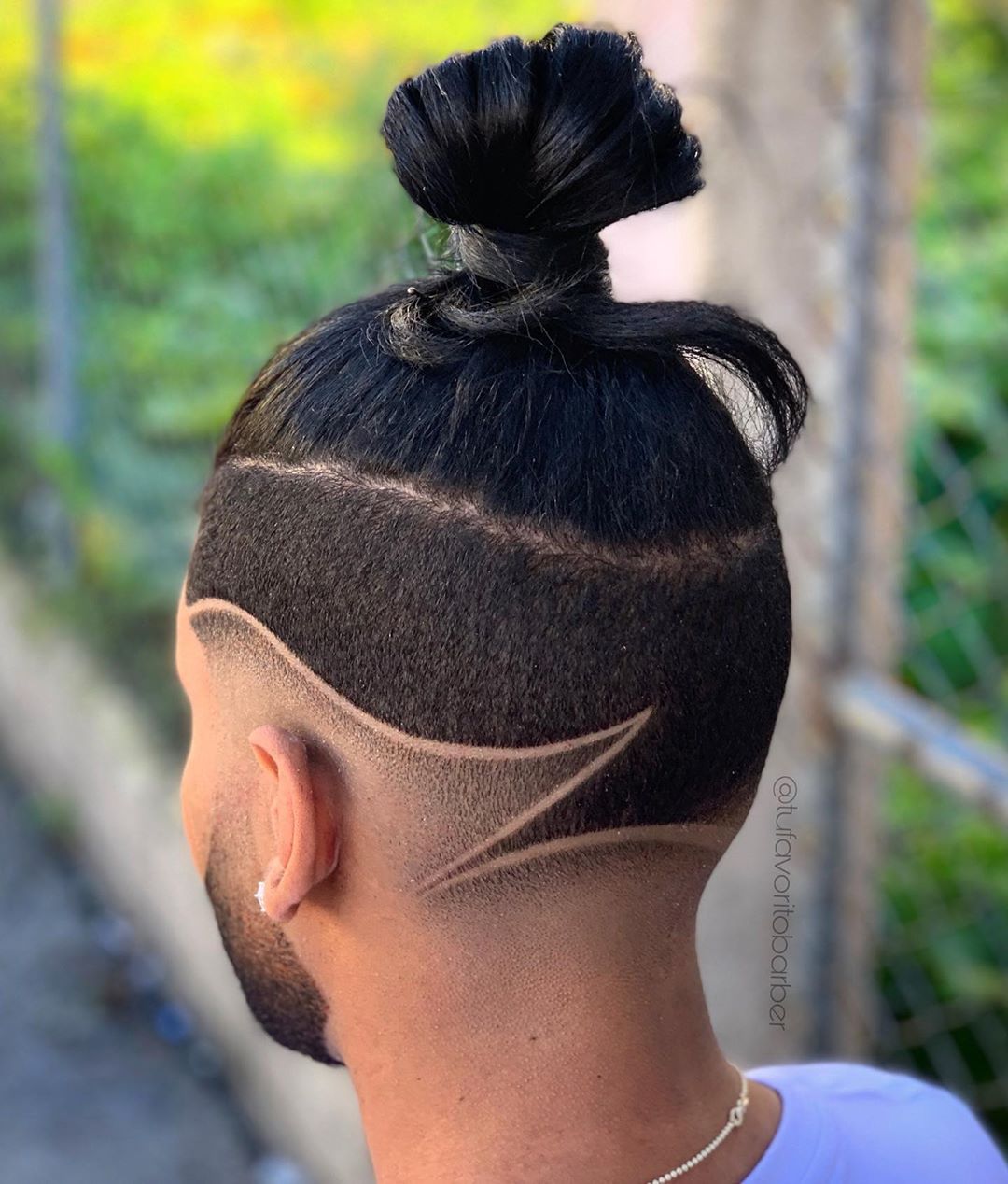 21-peinados-de-hombre-para-el-pelo-largo-con-estilo